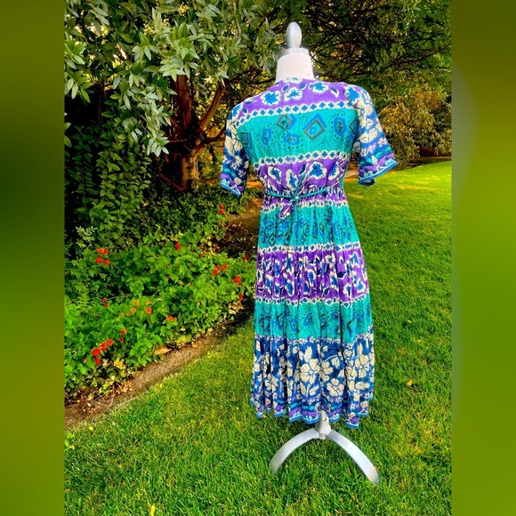 Floral Blue and Purple Midi Dress - Picture 5 of 6